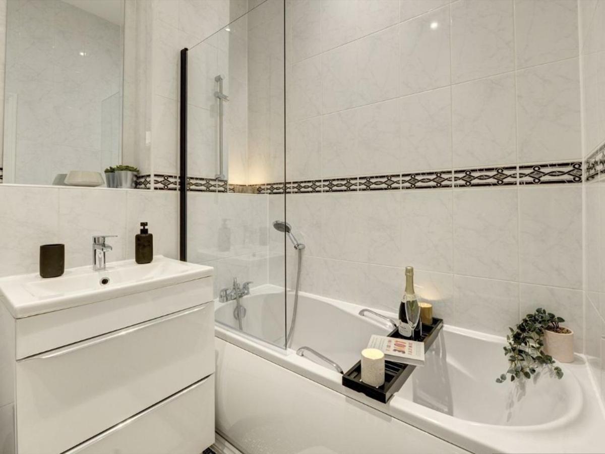 The Clement Apartment Stylish Two Bedroom Apartment Very Close To The Birmingham Arena Exterior photo
